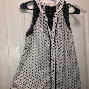 Black n White print blouse Medium